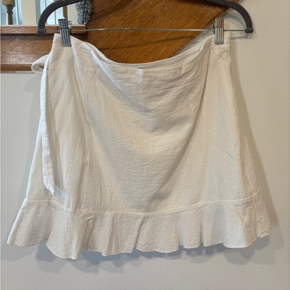 White Faux Wrap Skirt w/ Side Tie - Picture 4 of 6